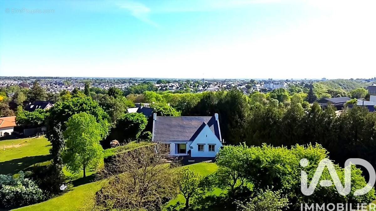 Photo 1 - Maison à SAINT-BERTHEVIN