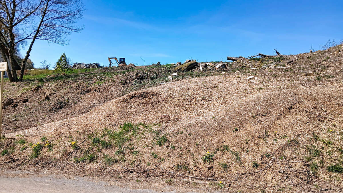 Terrain à COURCELLES