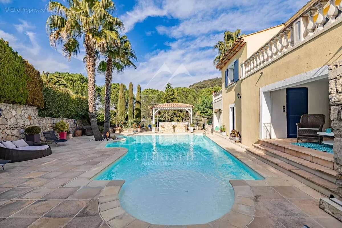 Maison à MANDELIEU-LA-NAPOULE