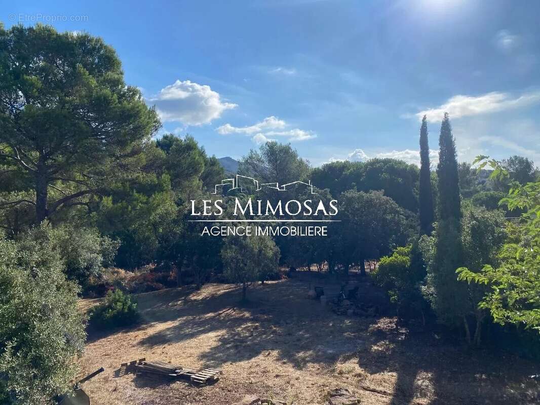 Maison à ROQUEBRUNE-SUR-ARGENS