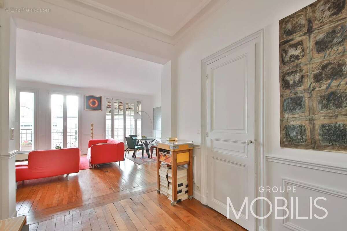 Appartement à PARIS-16E
