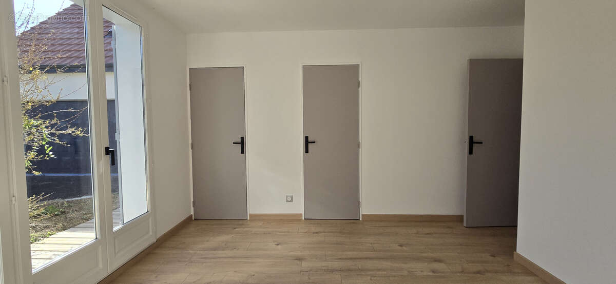 Maison à PERIGNAT-LES-SARLIEVE