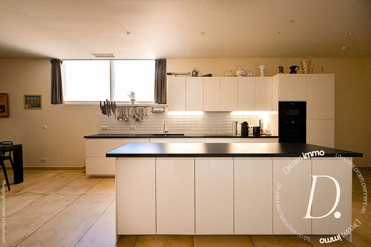 Appartement à MARSEILLE-5E