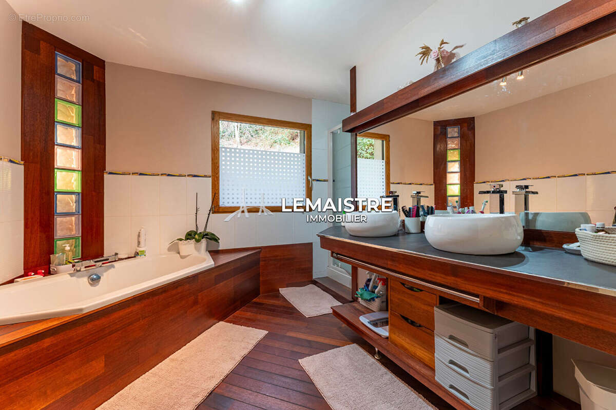 Maison à MONTIVILLIERS