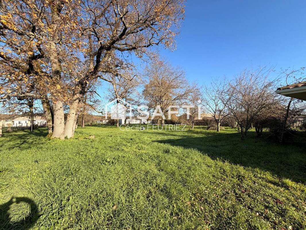 Photo 3 - Terrain à LE PIZOU