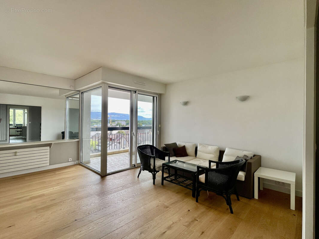 Appartement à FERNEY-VOLTAIRE