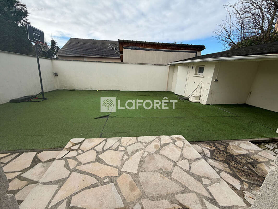 Maison à LES PAVILLONS-SOUS-BOIS