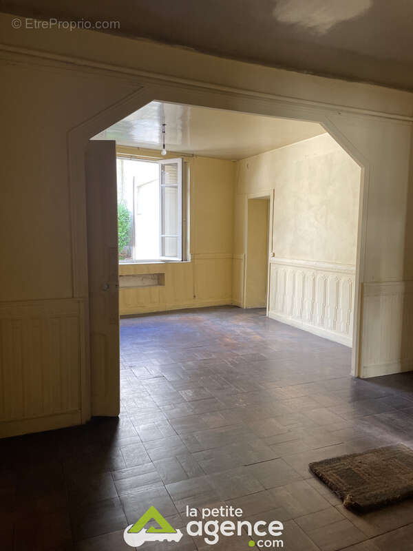 Maison à LA GUERCHE-SUR-L'AUBOIS