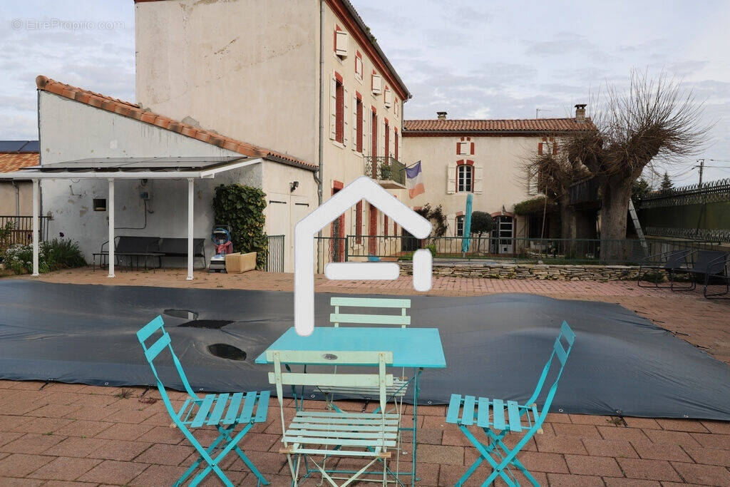 Maison à SAINT-JEAN-DU-FALGA