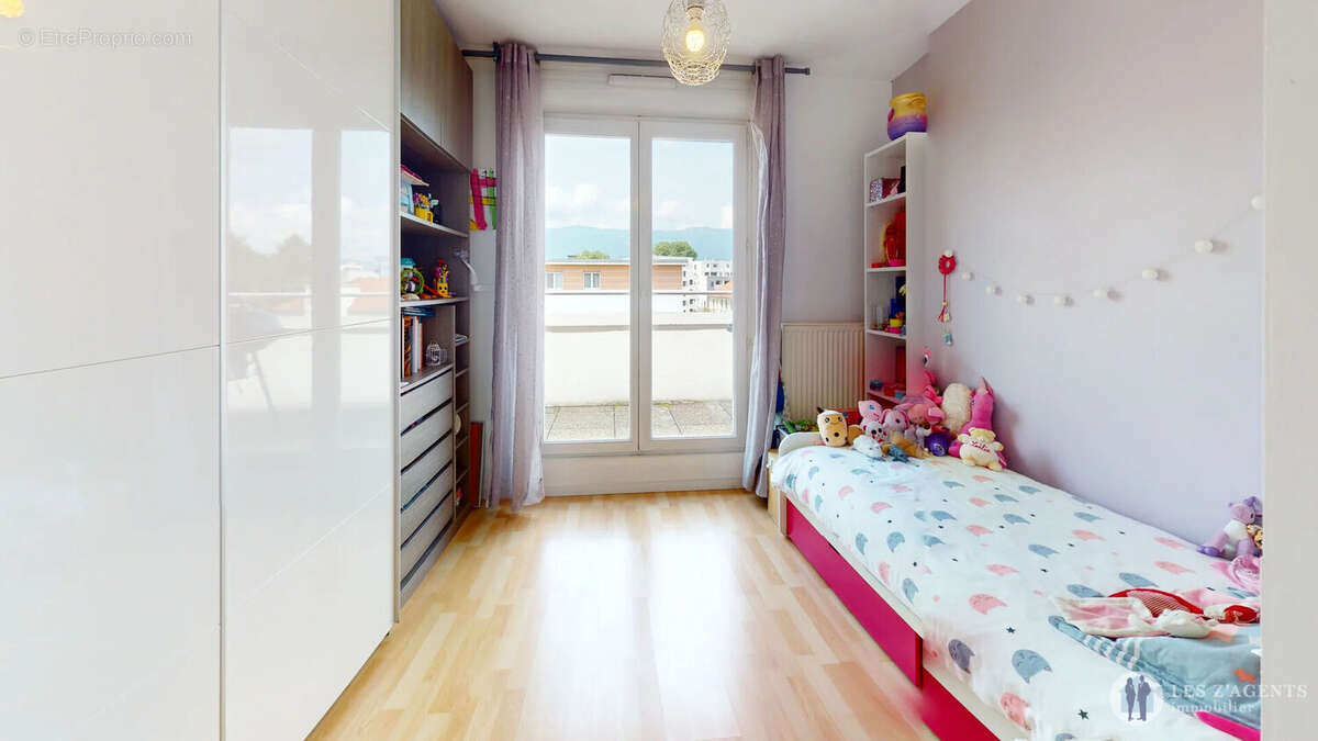 Appartement à SAINT-MARTIN-D'HERES