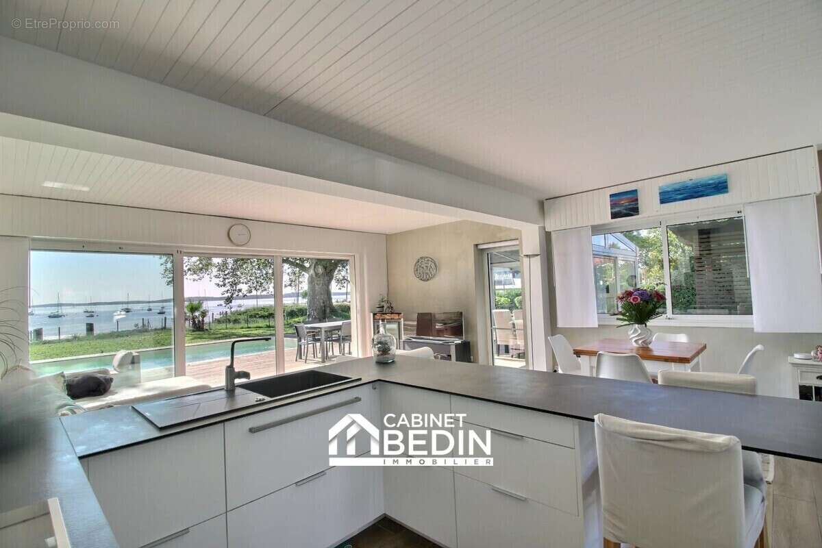 Maison 220 m² à Ares  - photo 4
