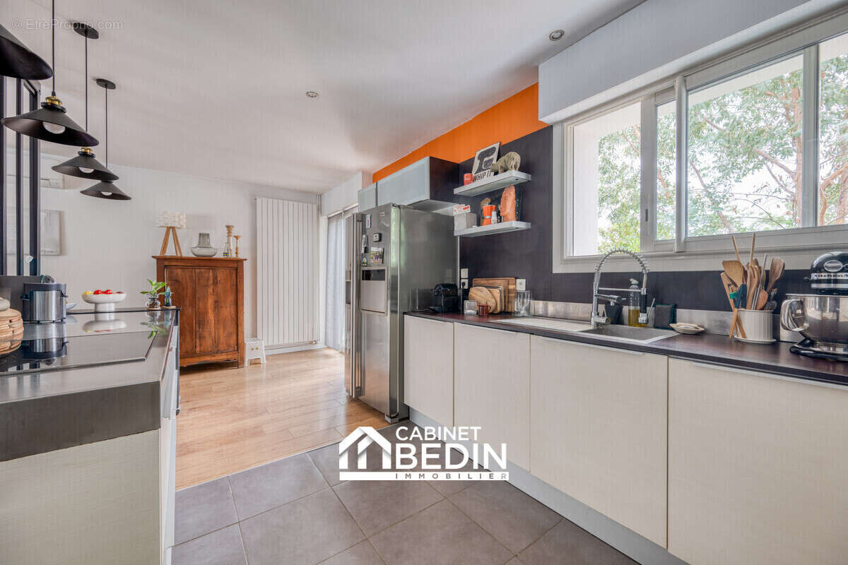 Maison 146 m² à Pessac  - photo 4