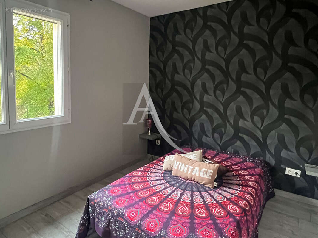 Maison à MONTAIGU-DE-QUERCY