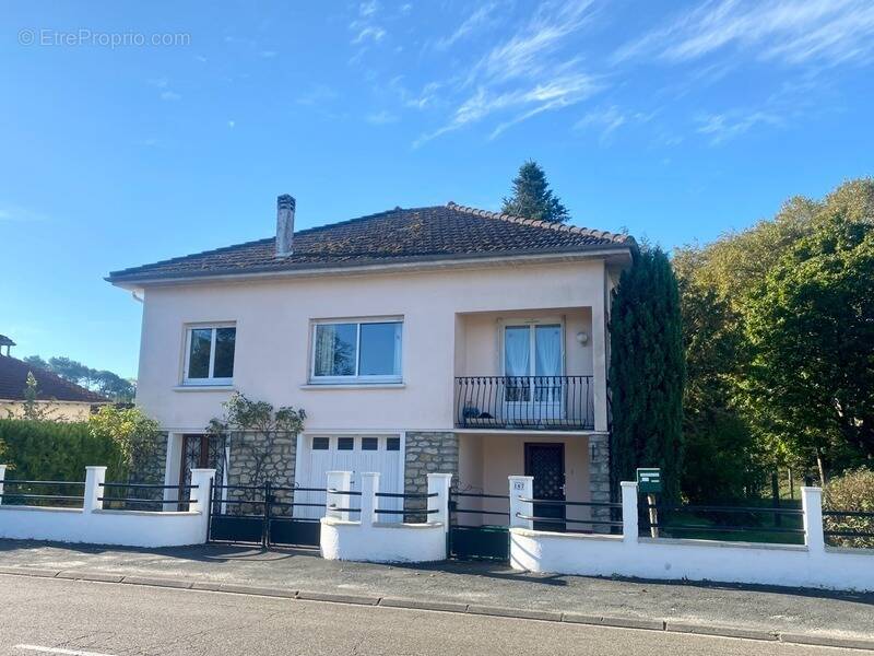 Maison à LUXEY