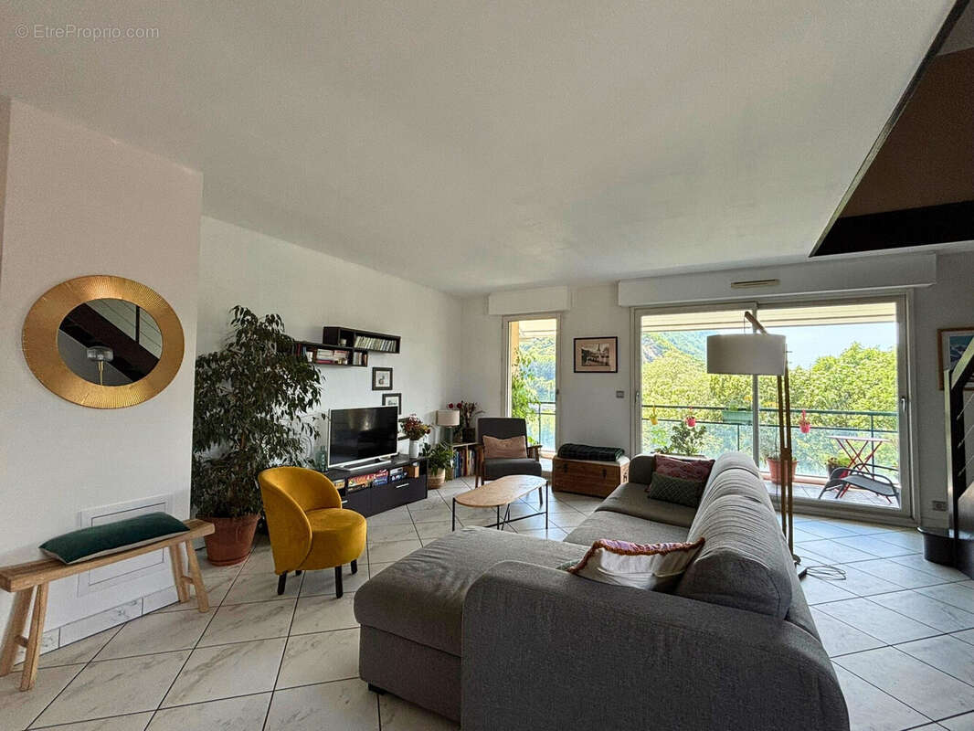 Appartement 102 m² à Annemasse  - photo 2