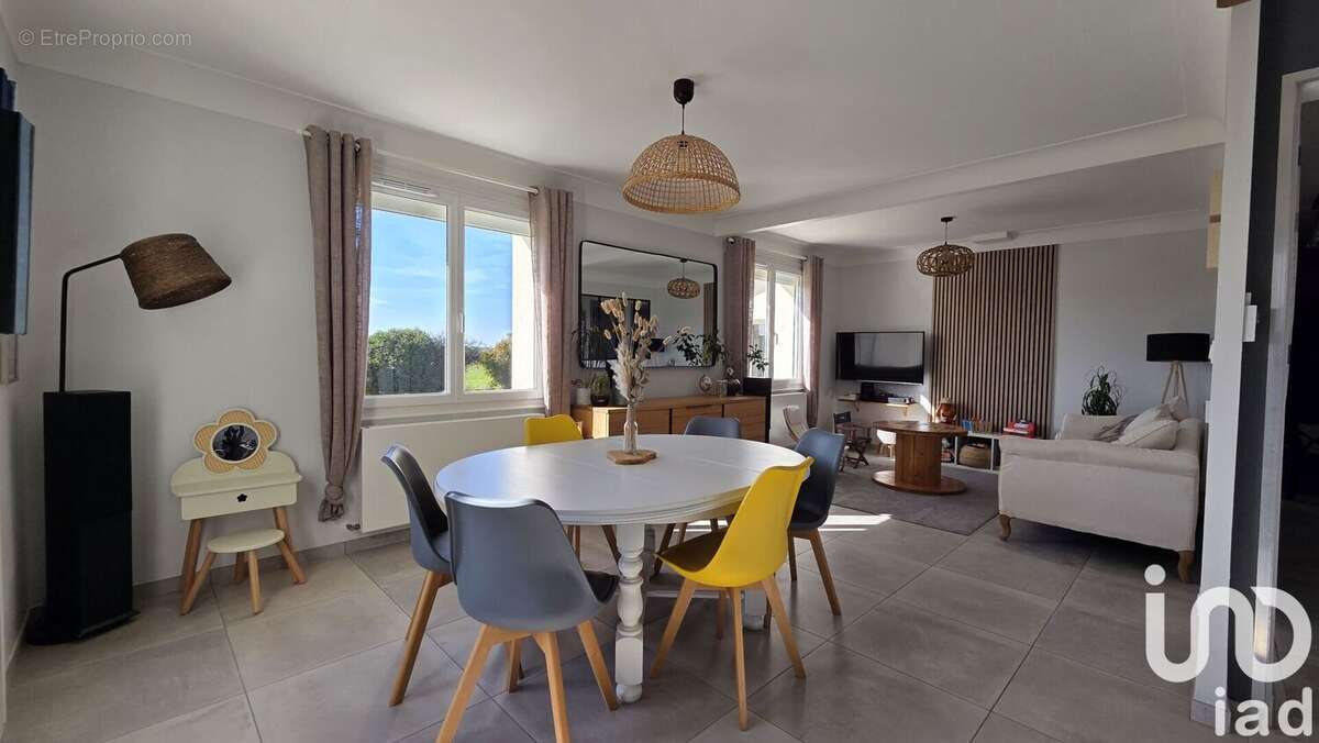 Photo 2 - Maison à SAINT-GEREON