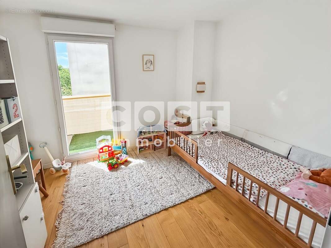 Appartement à COLOMBES