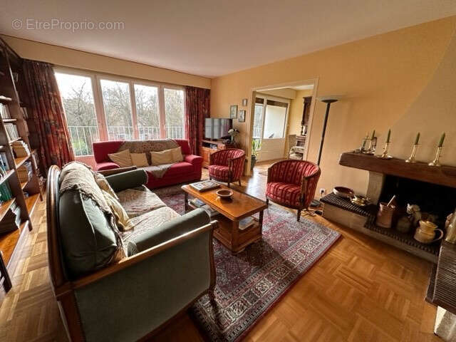 Appartement à BURES-SUR-YVETTE