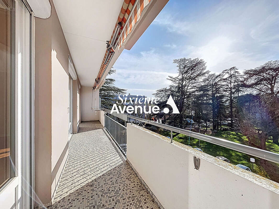 Appartement à DECINES-CHARPIEU