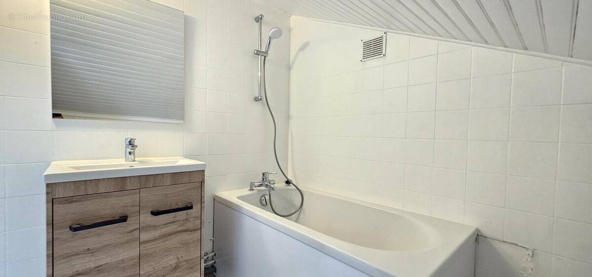 Appartement 2 pièces Croix-Rousse - 145000 € - photo 3