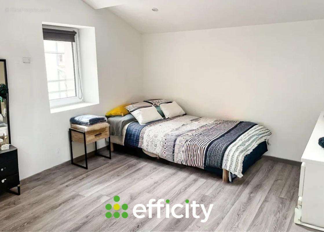 Maison à SAINT-ROMAIN-DE-JALIONAS