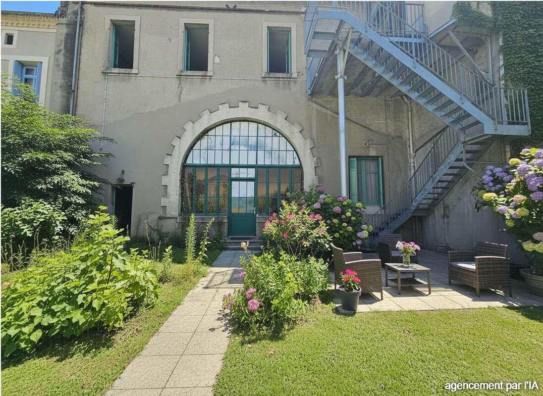 Hotel particulier du XIXe avec jardin et grand garage - photo 3