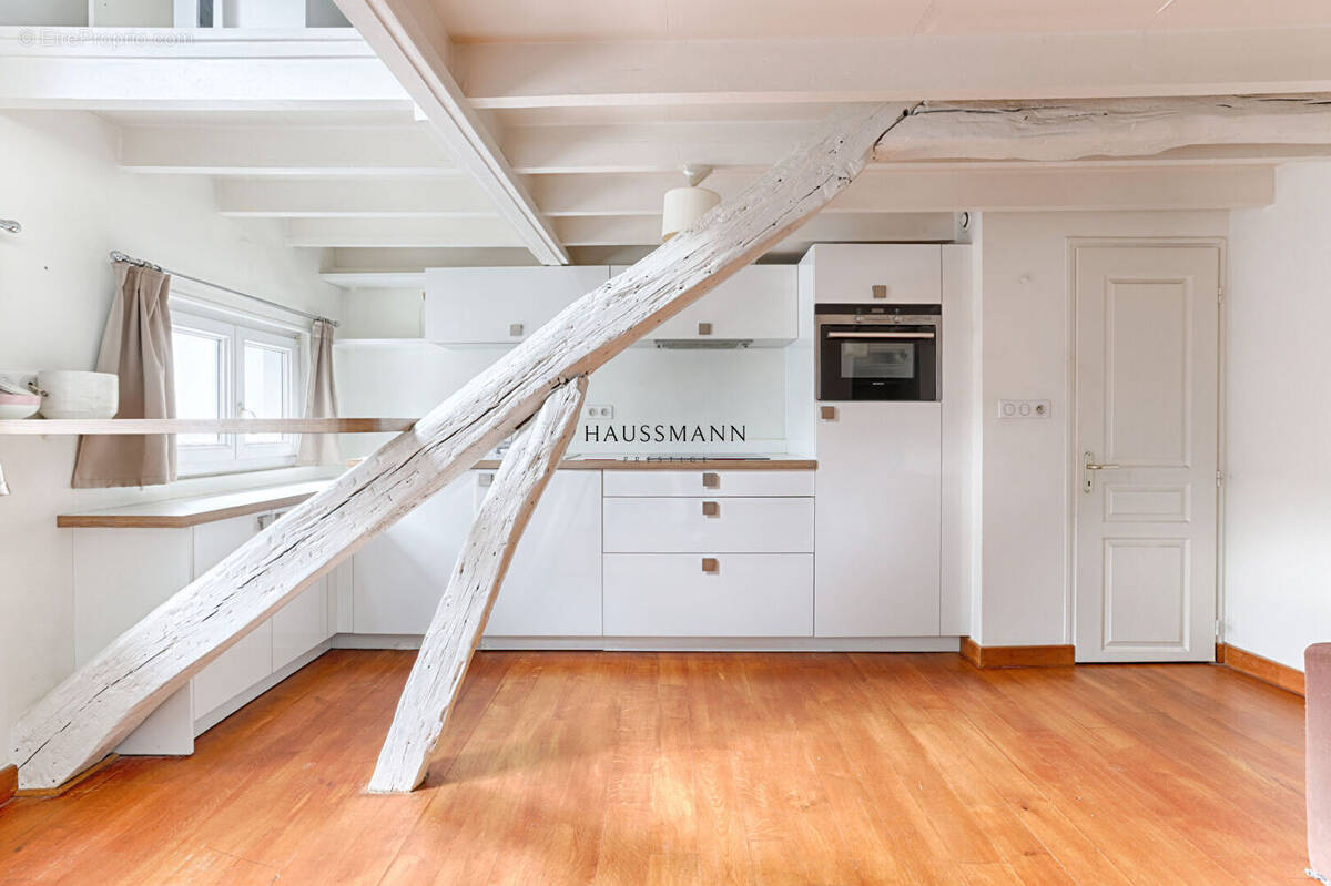 Appartement à PARIS-1E