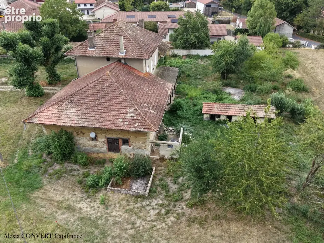 Dépendance 115m² avec 946m² de terrain proche centre village Foissiat - photo 8
