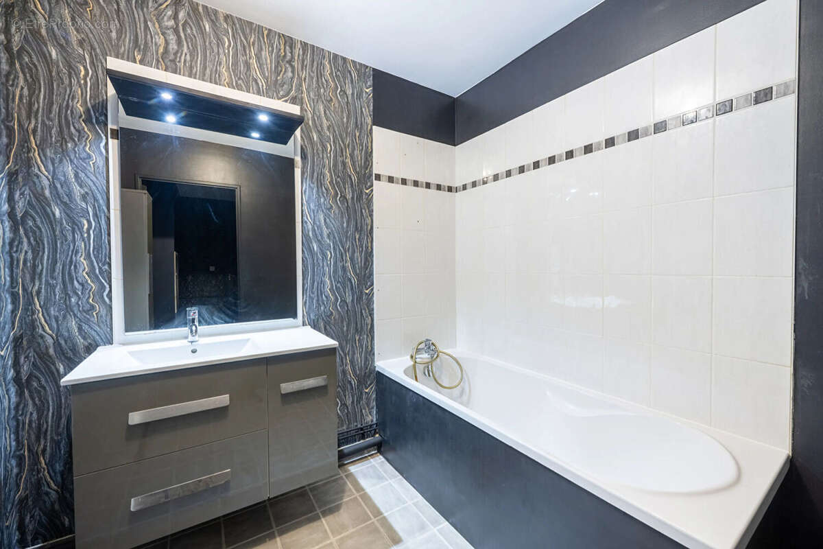 Appartement à PERSAN