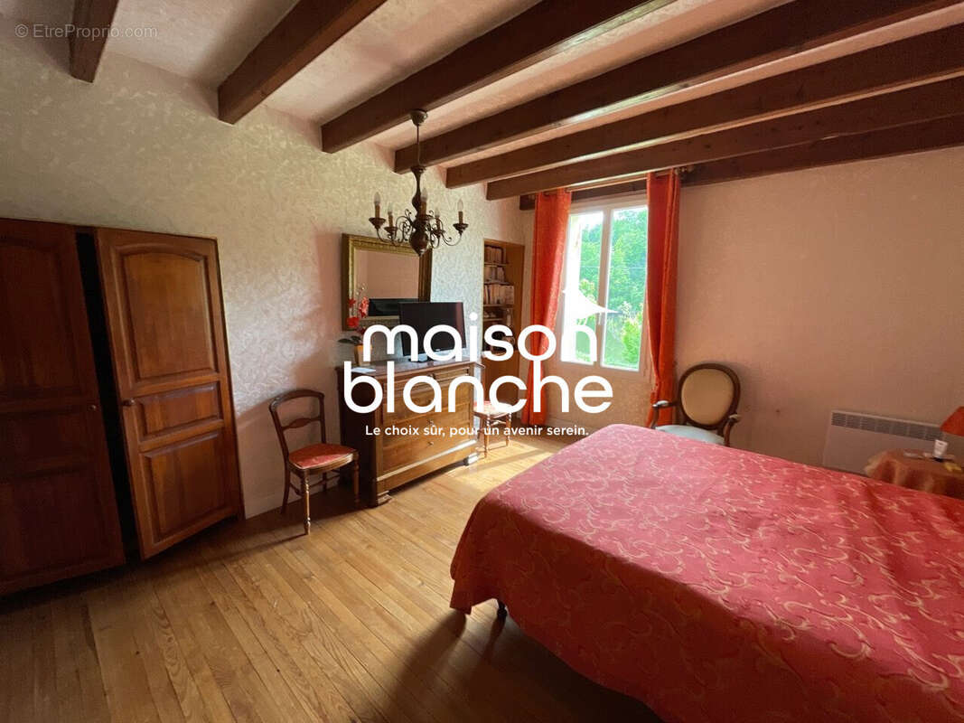 Maison à SAINT-SULPICE-DE-FALEYRENS