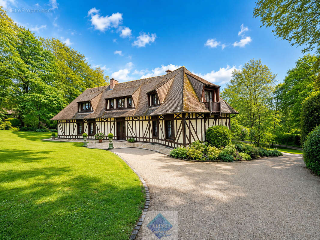 Photo Maison à Abbeville au prix de 695 000€