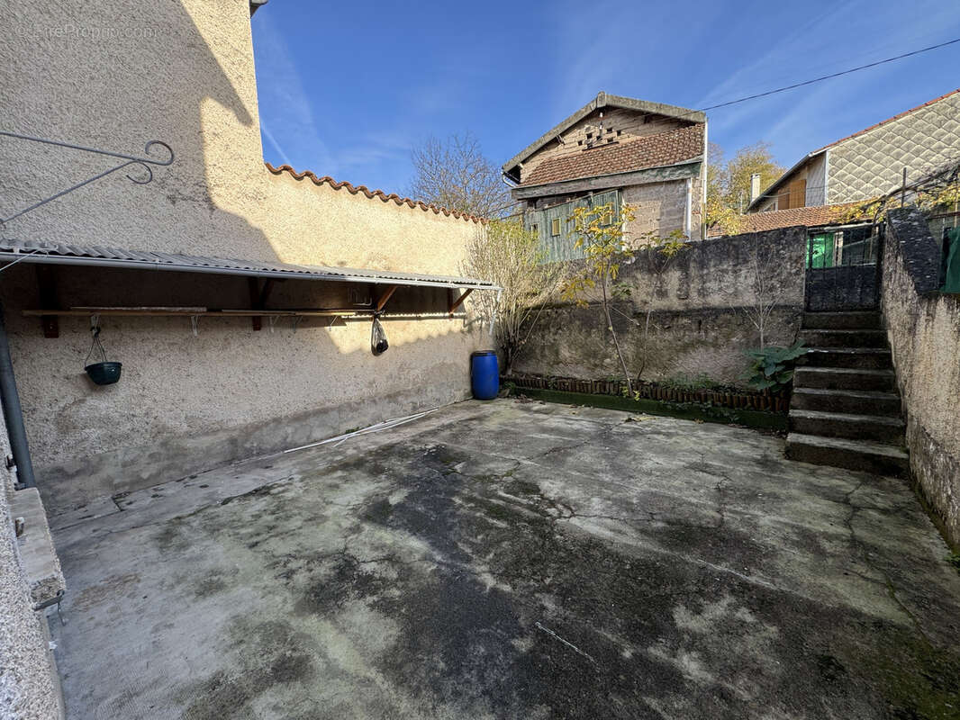 Maison à SAINT-JUERY