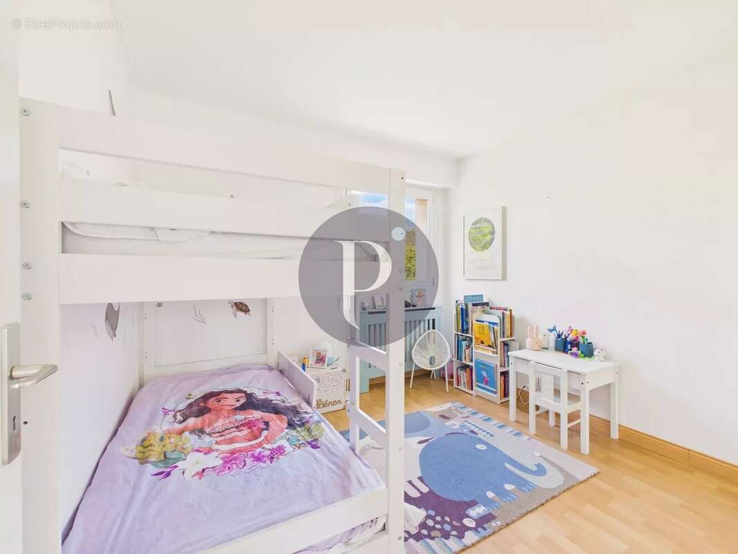 Appartement à VERRIERES-LE-BUISSON