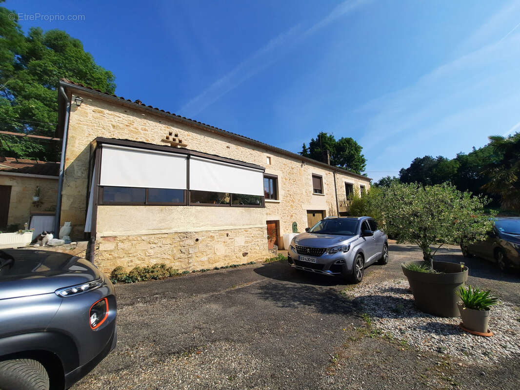 Maison à CUZORN