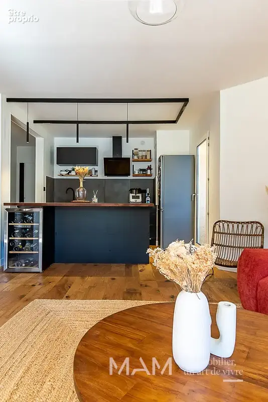 T3 78 m2 avec toit-terrasse 72 m2 et vue collines - photo 9