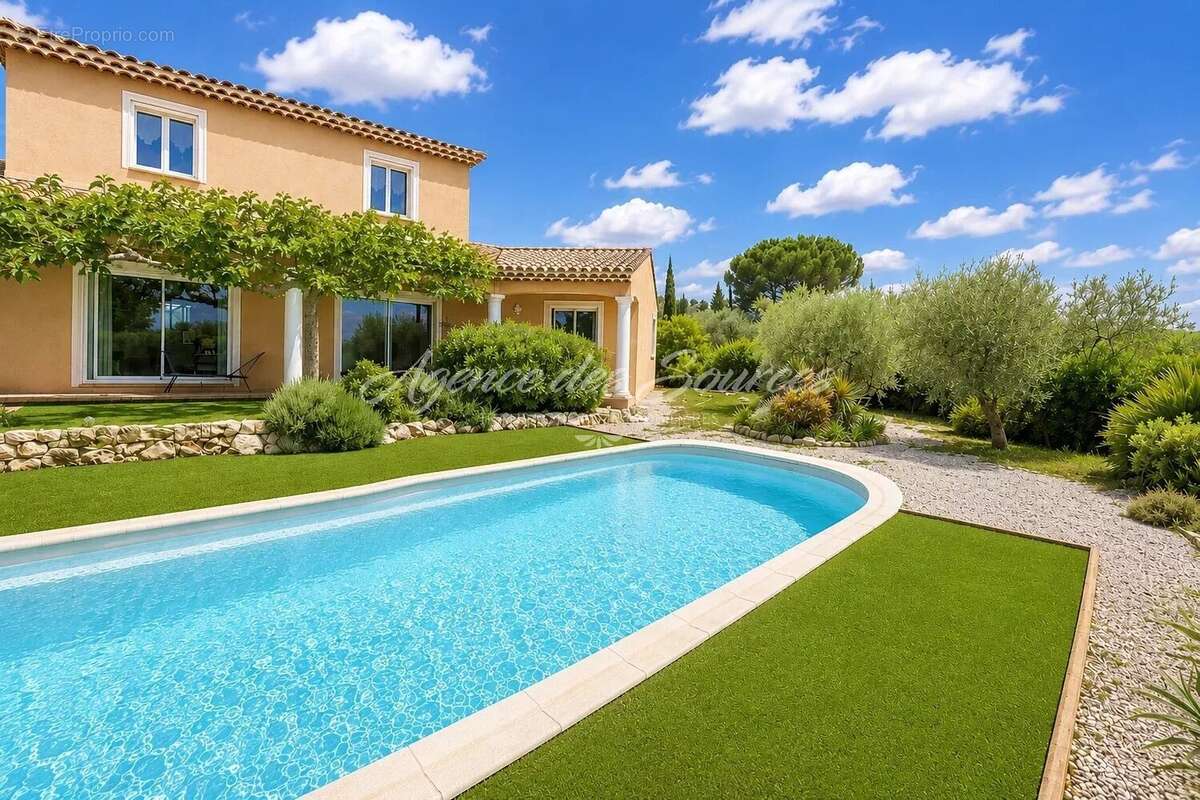 Maison à TAVERNES