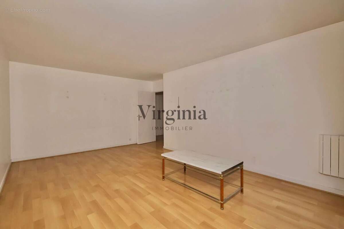 Appartement à CHARENTON-LE-PONT