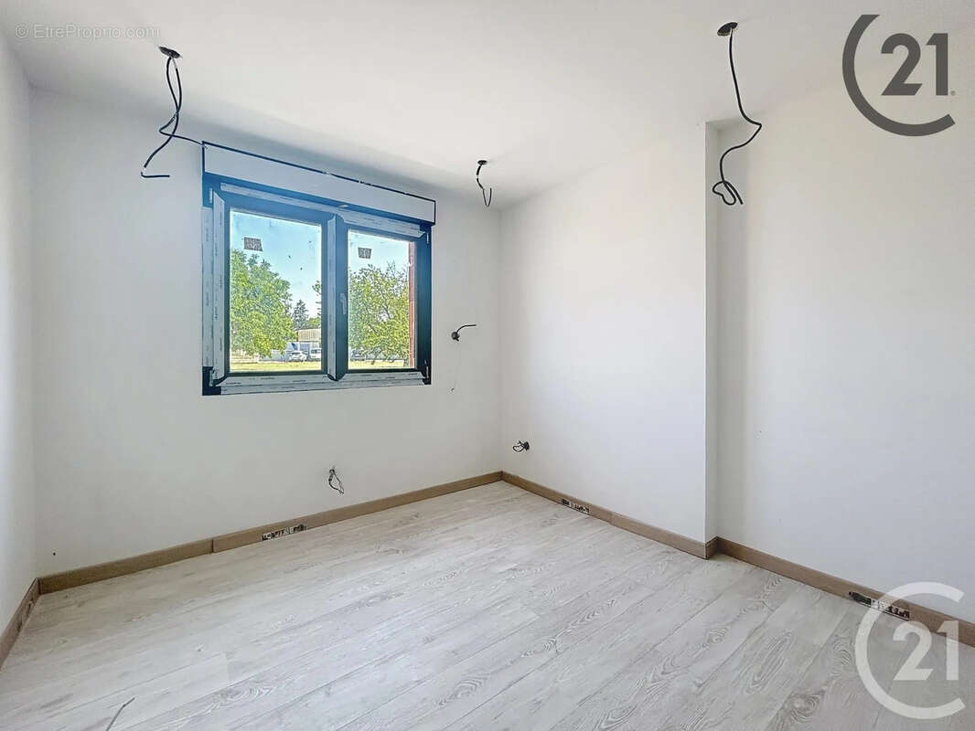 Maison à NEUFCHATEL-SUR-AISNE