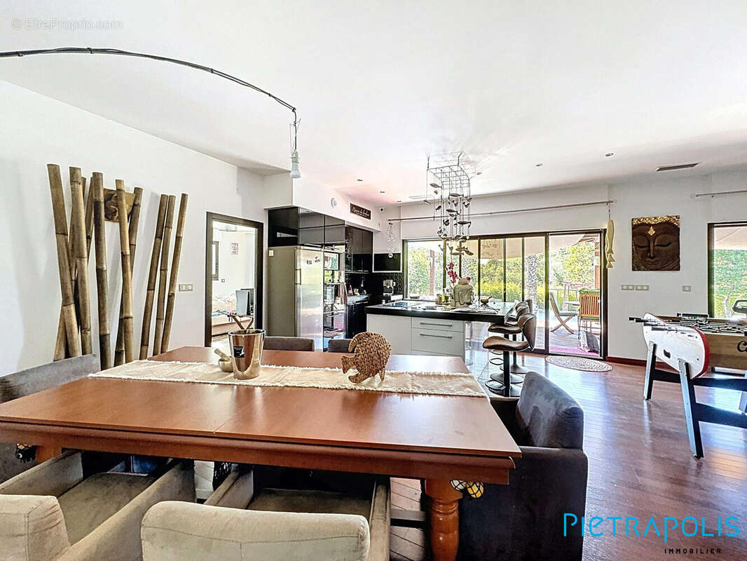 Maison 222 m² à Agde  - photo 6