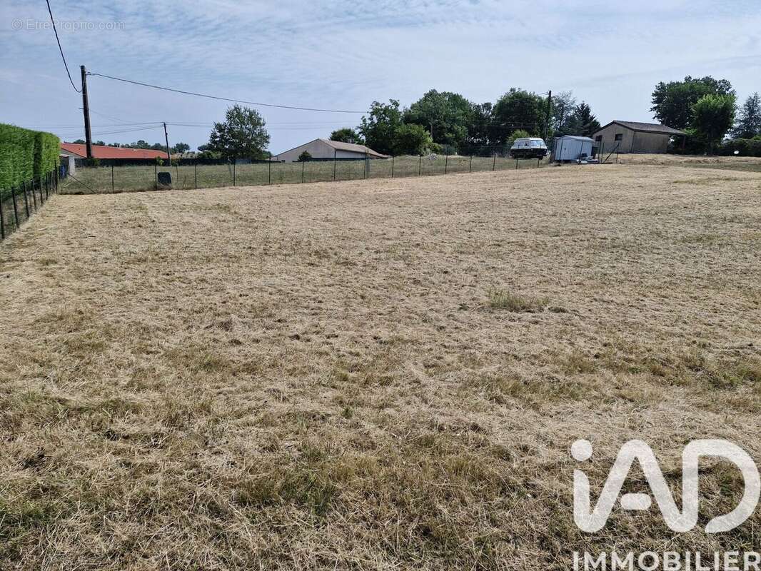 Photo 2 - Terrain à SIGOULES