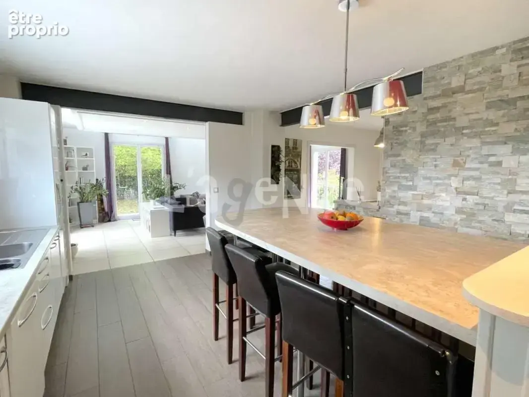 Maison 7 pièces avec sous sol total - photo 2