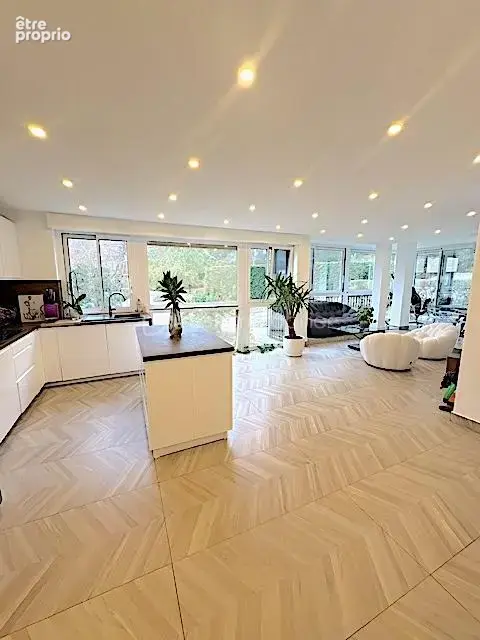 Appartement de standing en rez de jardin dans une résidence arborée avec piscine et gardien - photo 8