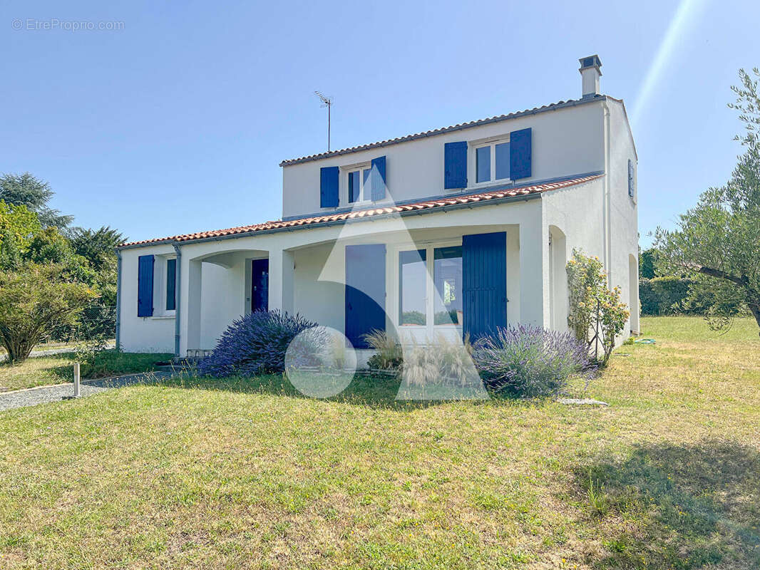 Maison à SAINTES