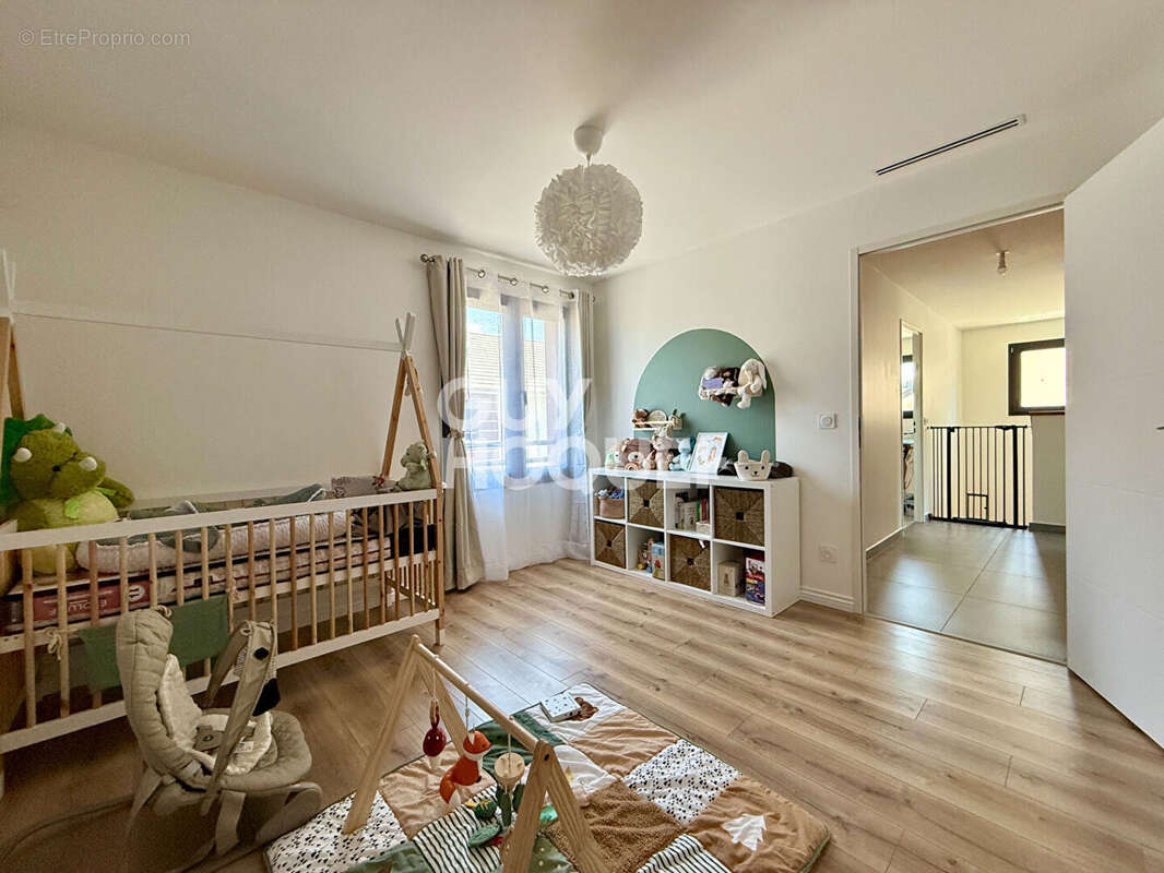 Maison à VIVIERS-DU-LAC