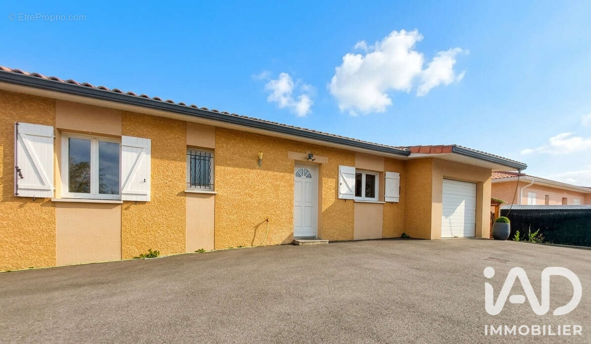 Maison 86 m² à Juillan  - photo 2