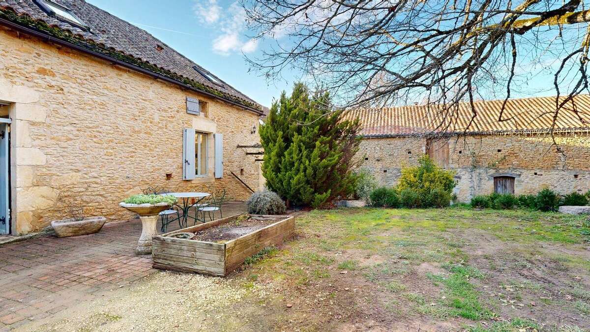 Maisontresbellevue3chambresunbureaupiscineetdepend - Maison à BESSE