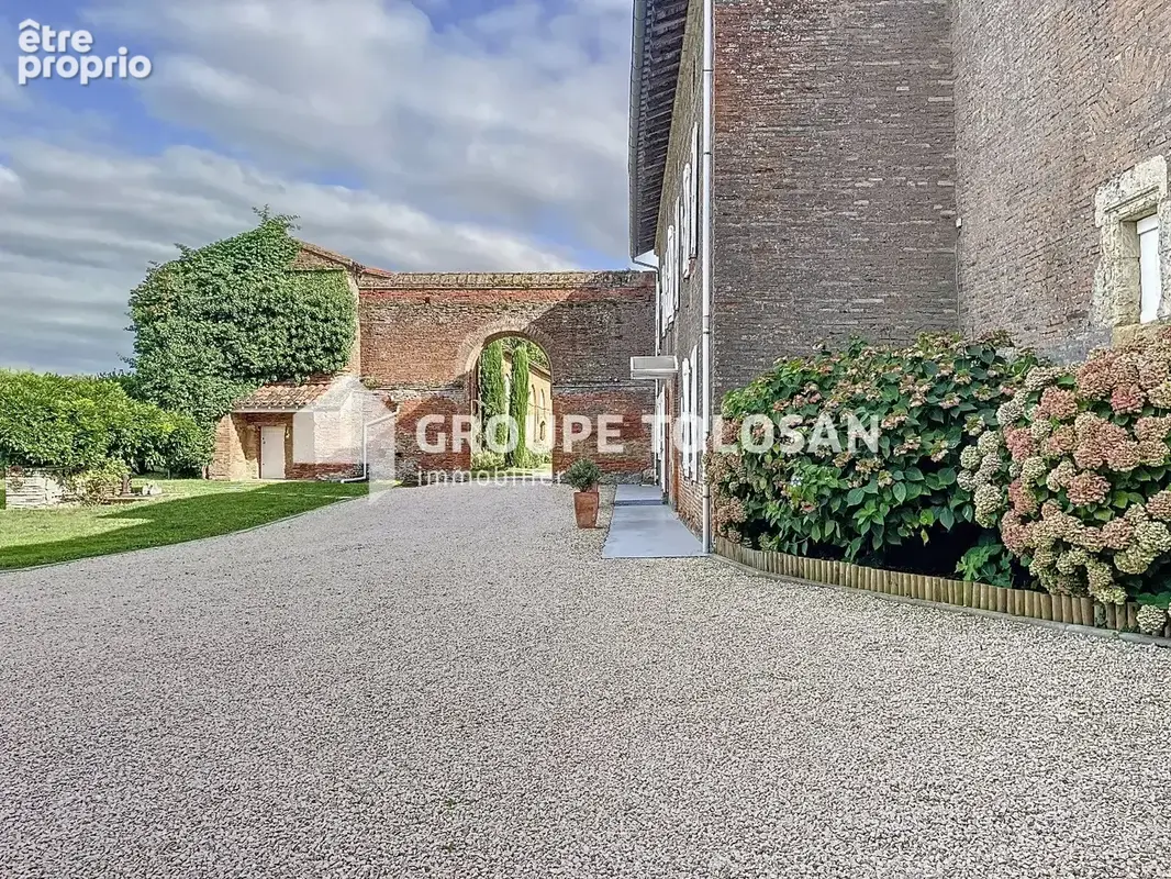 Maison 13 pièces 360 m² à vendre à Auterive (31190) - photo 4
