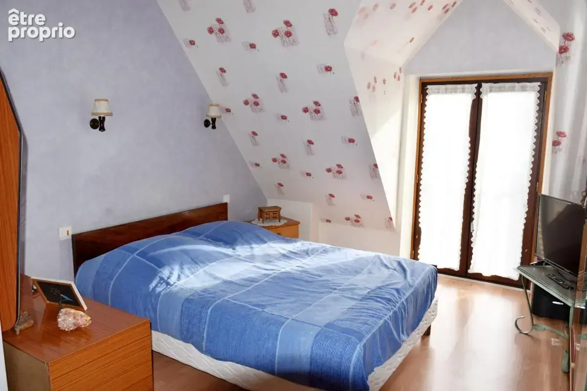 Ensemble immobilier en pierres sur vaste terrain paysagé - photo 8