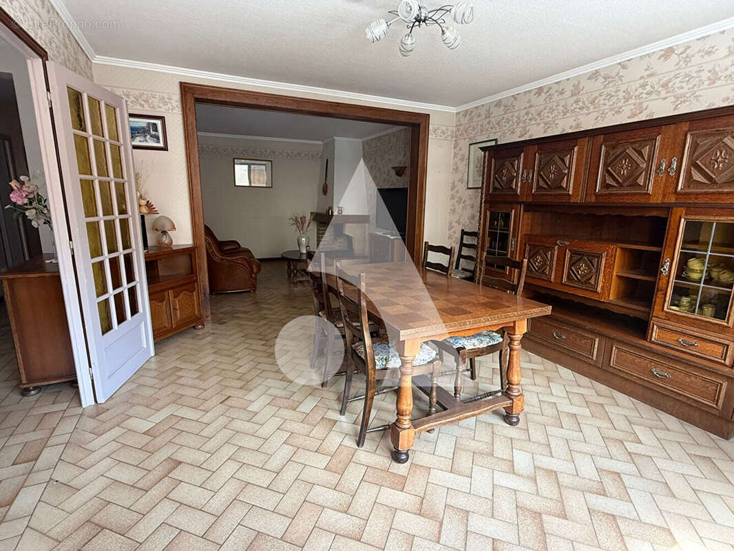 Maison à LES HAUTS-DE-CHEE