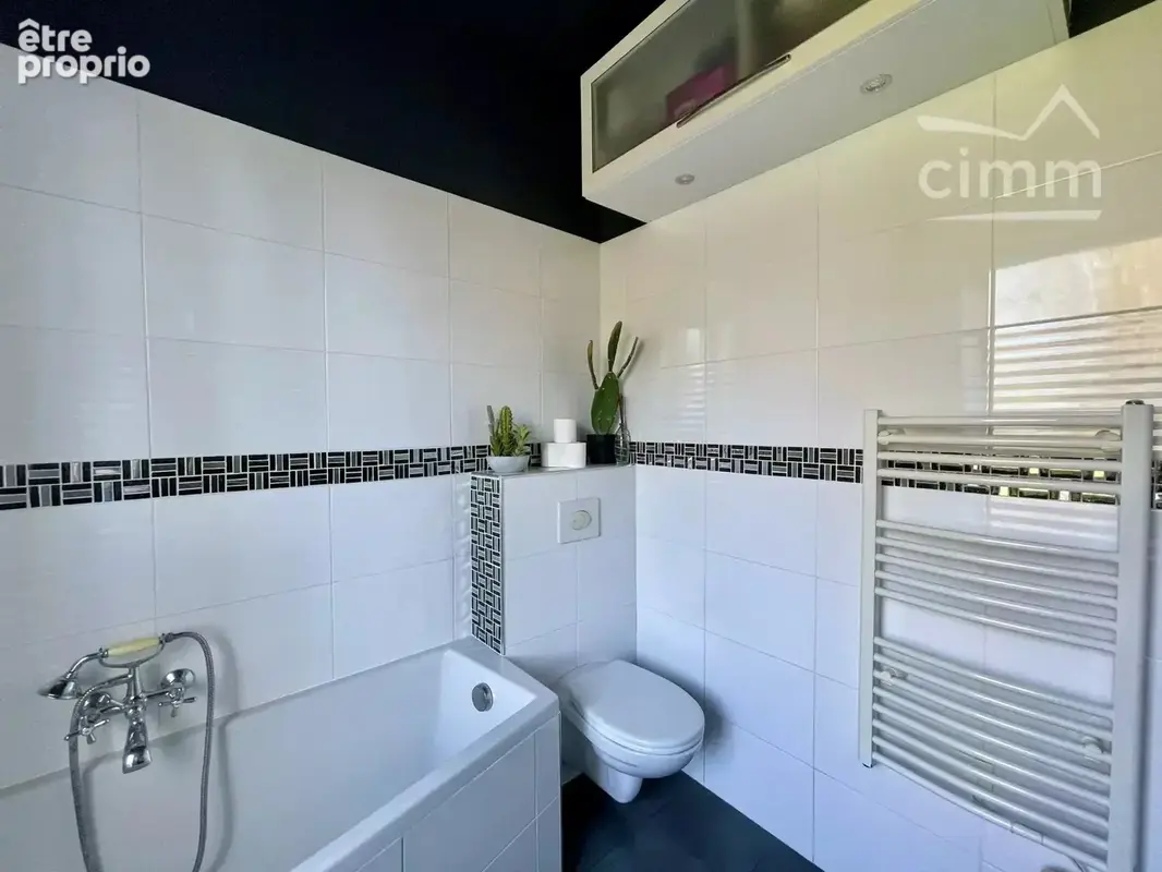 Charme et grands espaces pour cette maison du XIX ème rénovée avec goût - photo 25